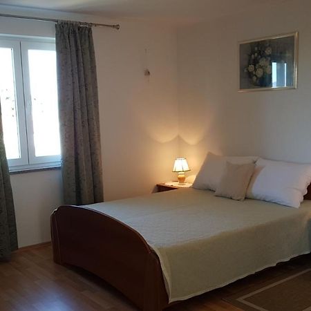 Apartmani Diva Malinska Bagian luar foto