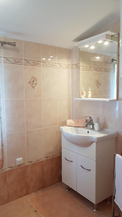 Apartmani Diva Malinska Bagian luar foto