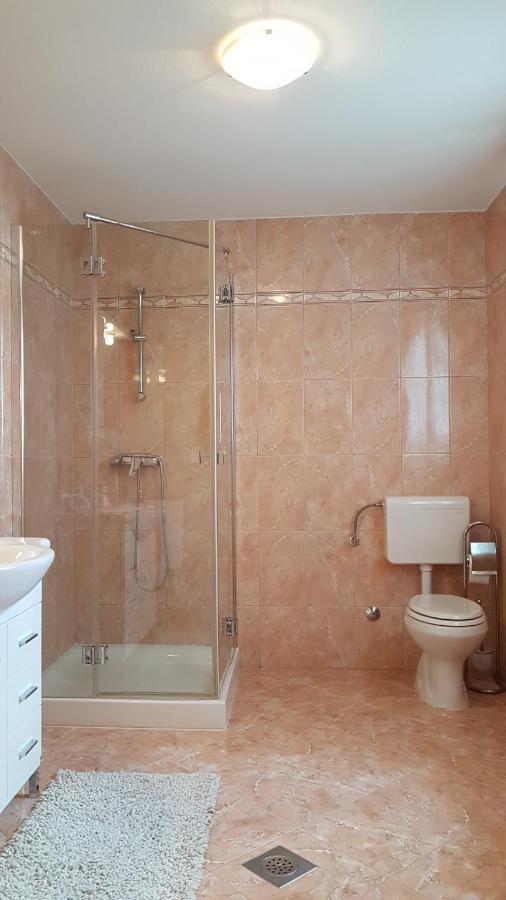 Apartmani Diva Malinska Bagian luar foto
