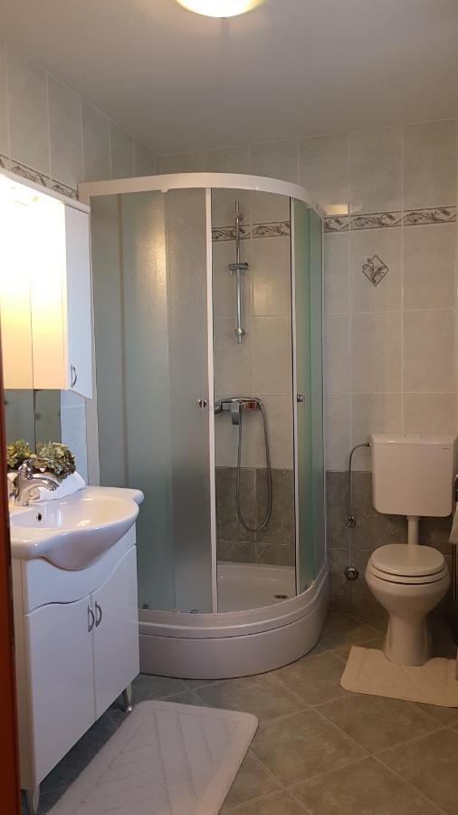 Apartmani Diva Malinska Bagian luar foto